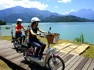 電動車趴趴走! 日月潭湖光山水逍遙遊【1888元/兩人】 - 20100202094124_75423921.jpg(圖)