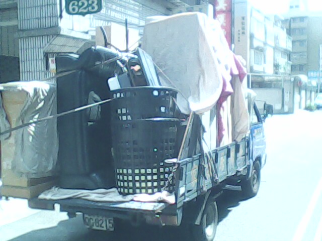 彰化全昱精緻包裝搬家公司.2噸半貨車1車滿滿(含車資.油資.工資)2位師父搬運.搬到好.定位到好1500元免費到府估價.紙箱供應.簽訂契約(來電優惠7折報價中)  - 20100601132352_370587359.jpg(圖)