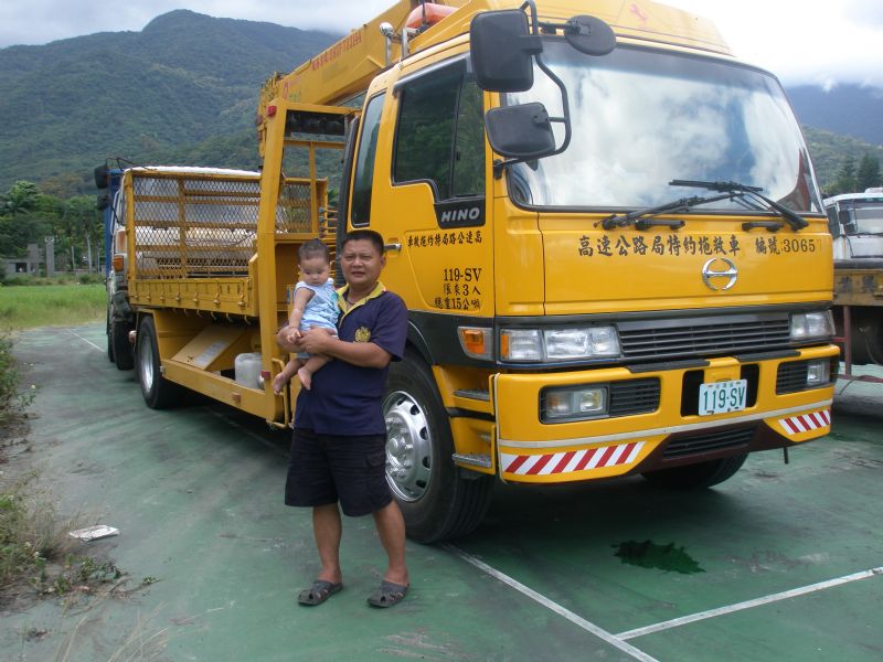 安全拖吊行，大.中，小型車輛全省拖吊，載運，吊桿車出租 - 20110822015055-950894375.JPG(圖)