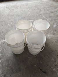 二手白色空桶4個_圖片(1)