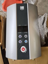 二手和成牌 E820 即熱式電能熱水器 2000元不含運費 不保固_圖片(1)