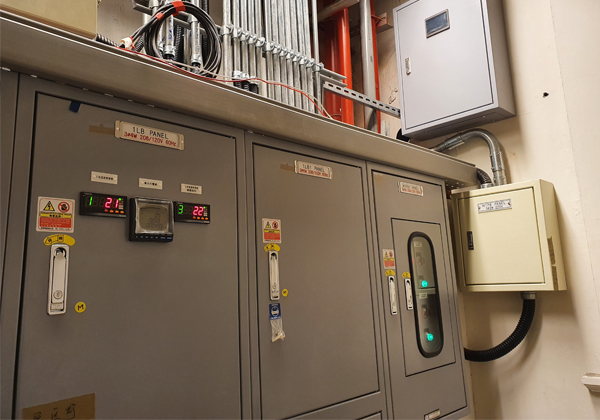 LCD出線式5m一氧化碳傳送器-PT100大圓頭溫度控制器-直立型CO2數位傳訊器- T type表面型貼片温度計-R TYPE八迴路溫度顯示控制器-鋁軌型隔離1對2溫度傳訊器-表面式免鑽孔固定測溫體 - 20250621185120-503230218.jpg(圖)