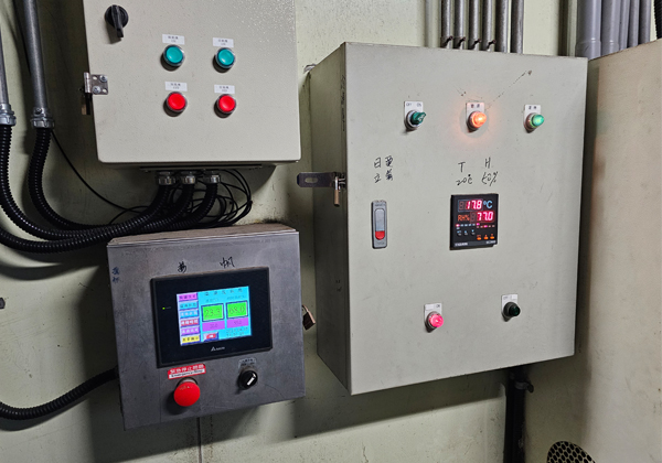 SD3000-通道16路顯示警報控制器-熱電偶八通道RS485轉換器-壁掛式LCD溼度傳送器-推薦飛塵PM2.5監控傳訊器-集合式多功能電表-大型溫溼度顯示器-垂直式風管二氧化碳Co2偵測器 - 20250621210524-511219572.jpg(圖)
