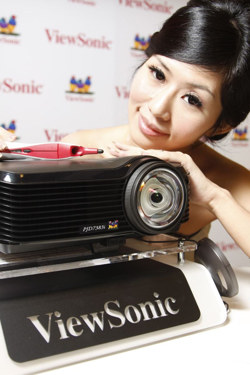 ViewSonic 超短焦投影機躍上全球前三大 - 20110304163819_229177875.jpg(圖)