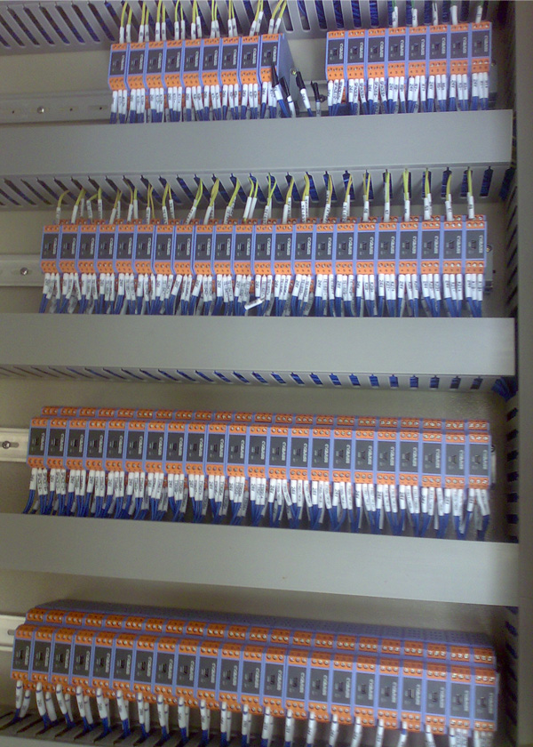 銅片隔測式表面溫度計-PT100兩線式大圓頭訊換器-牆掛型粉塵Pm2.5偵測控制器-出線式2M大字幕溫溼度顯示器-溫濕度二氧化碳傳送器-溫度信號隔離傳送器 - 20250523174428-993781377.jpg(圖)