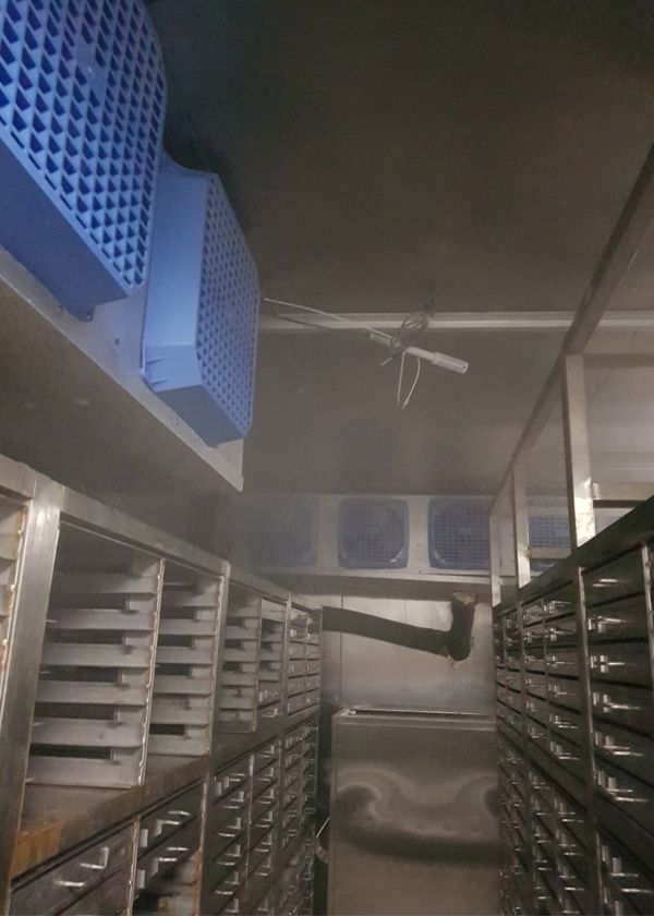 三相顯示交流電力錶-數字溫溼度大型看板顯示器-專利出線銅片貼式感溫棒-機台設備溫濕度訊號感測-溫度P100循環五通道控制器-電流三相電壓保護電譯表-飛塵PM2.5警報控制大型看板 - 20250622185726-589962618.jpg(圖)