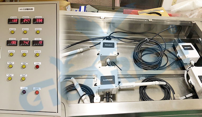 SD3000-熱電偶8輸入溫度顯示控制器-16迴路銅片表面溫度控制器-八通道貼片PT100温度計顯示器溼度-風速M高度顯示控制器-壁掛式四合一多功能二氧化碳CO2感測空氣品質 - 20171014133440-620178805.jpg(圖)